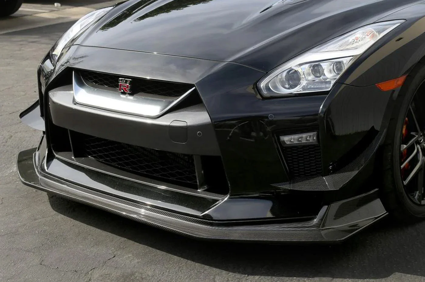 APR Carbon Fiber Front Lip for 2017+ R35 GTR (FA-603517) - Image 6