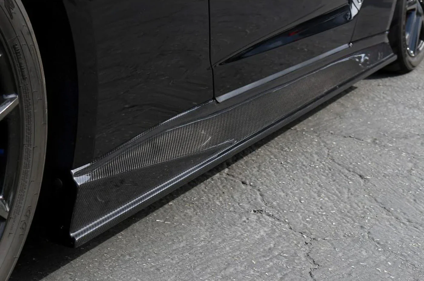 APR Carbon Fiber Side Skirt Extensions for 2017+GTR (FS-603517) - Image 6