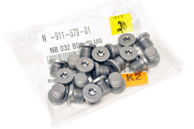 Audi OEM Engine Oil Drain Plug for RS3 TTRS RSQ8 Urus (N91167901) - Image 3