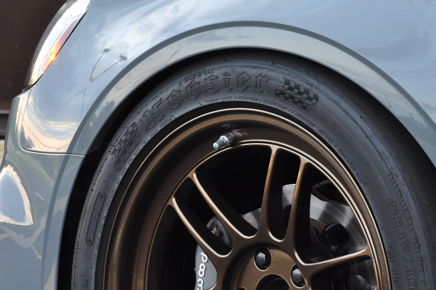 Hoosier DR2 Drag Radial DOT 245-40-18 Tire (17340DR2) - Image 3