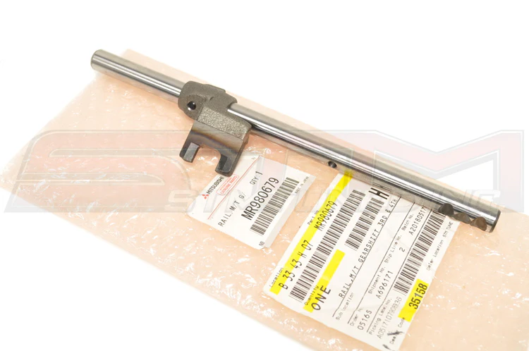 Mitsubishi OEM 5-Speed 3rd/4th Gear Rail for Evo 8/9 - Image 5