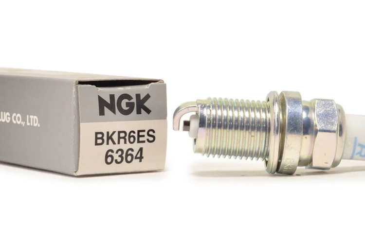 NGK BKR6ES 6364 Standard Spark Plug - Image 2