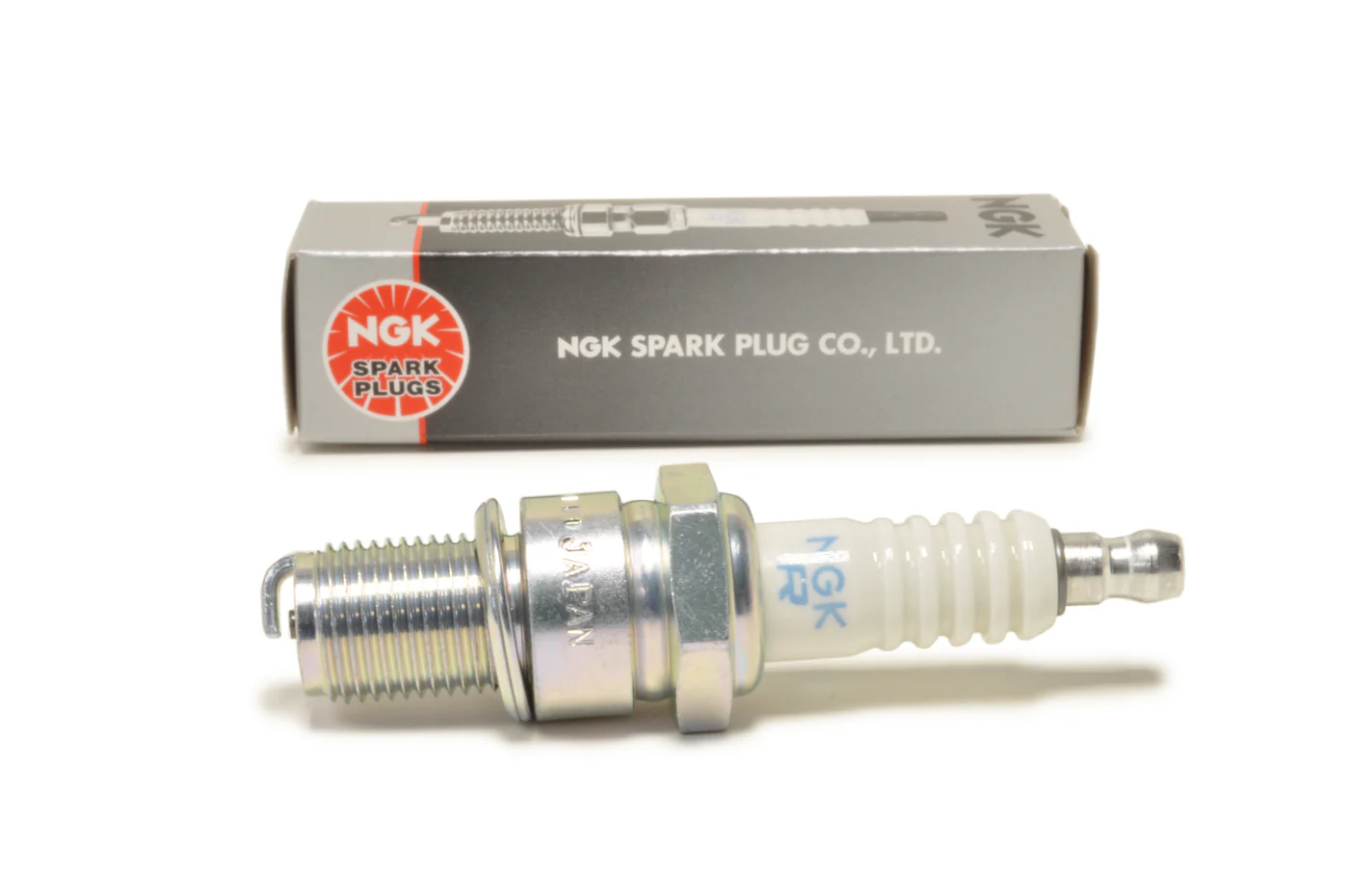 NGK BR6ES 4922 Standard Spark Plug Spark Plug for DSM