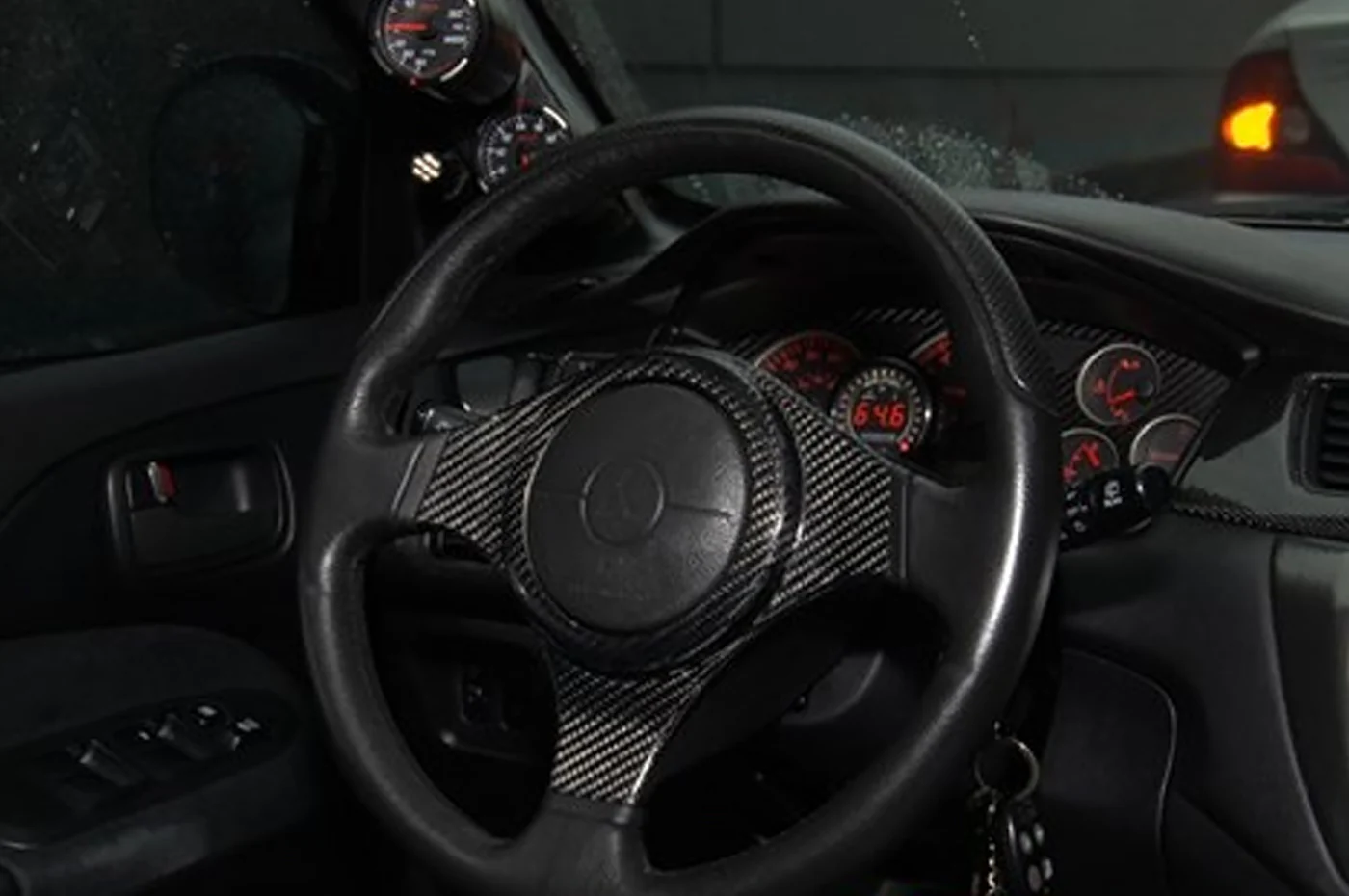 Rexpeed Carbon Fiber Steering Wheel Cover for Evo 7/8/9 (R13) - Image 4