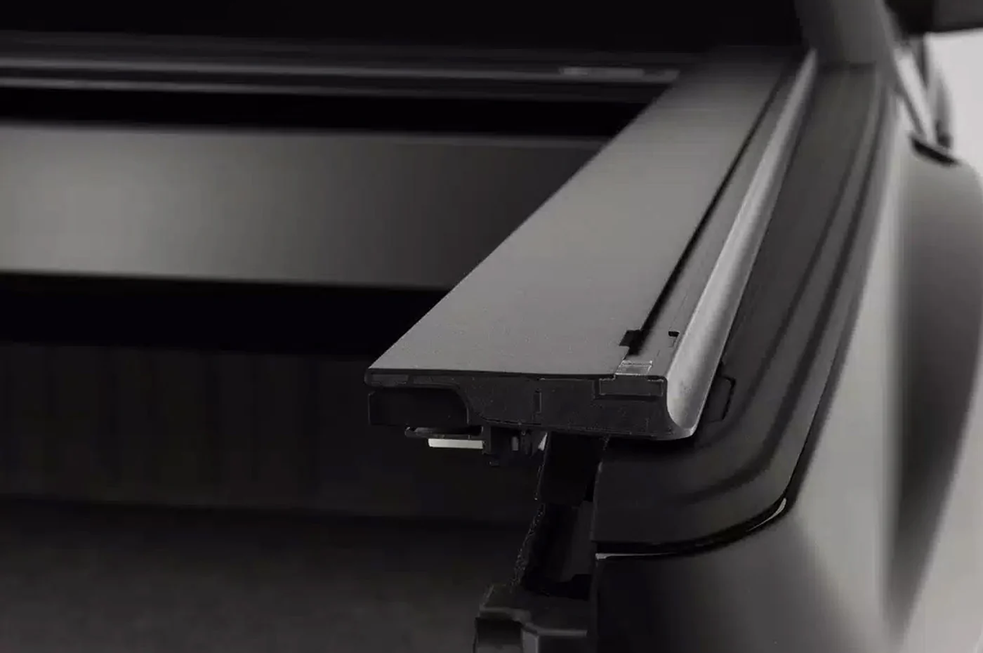Retrax PowertraxPRO XR Tonneau Cover for 2021+ Ford F150 Raptor (T-90378) - Image 3