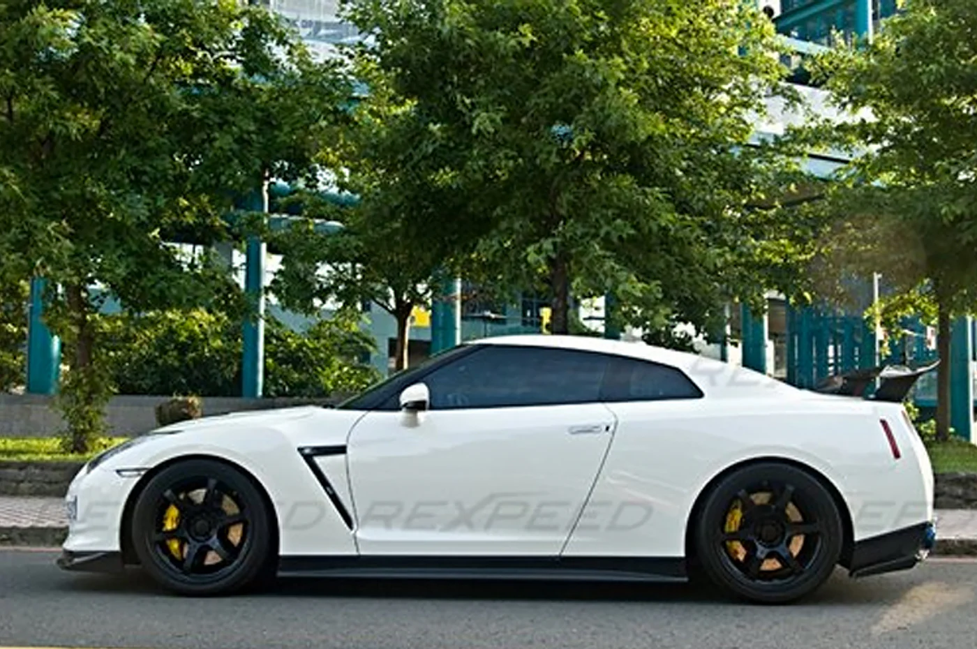 Rexpeed Rear Bumper Extensions for R35 GTR (N30) - Image 8