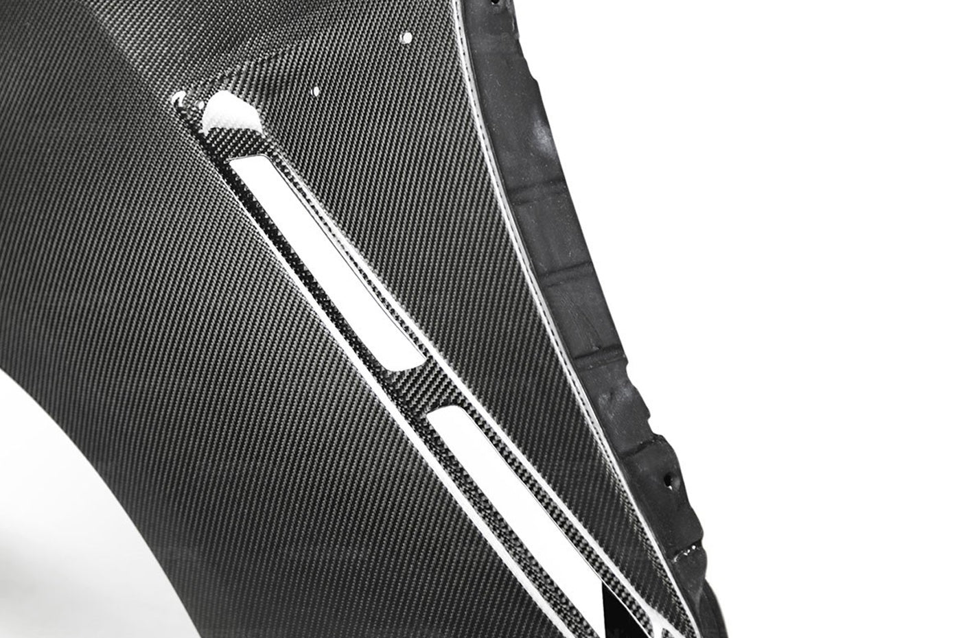 Seibon Carbon Fiber Fenders (Gloss) for R35 GTR (FF0910NSGTR-OE) - Image 6