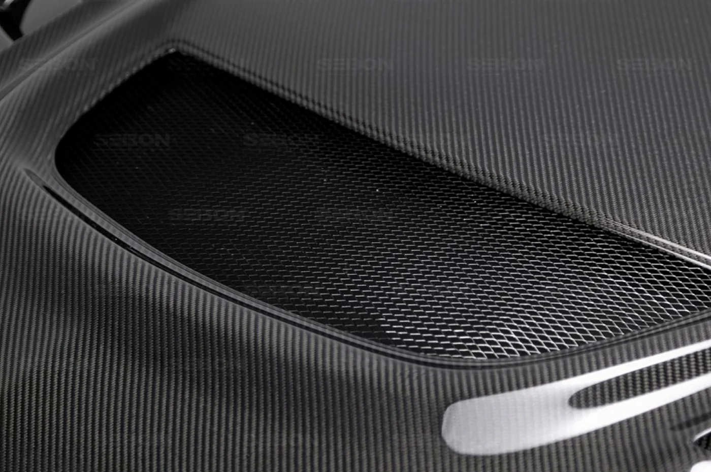 Seibon Carbon Fiber Hood CW Style Gloss for Evo 7/8/9 (HD0305MITEVO8-CW) - Image 3
