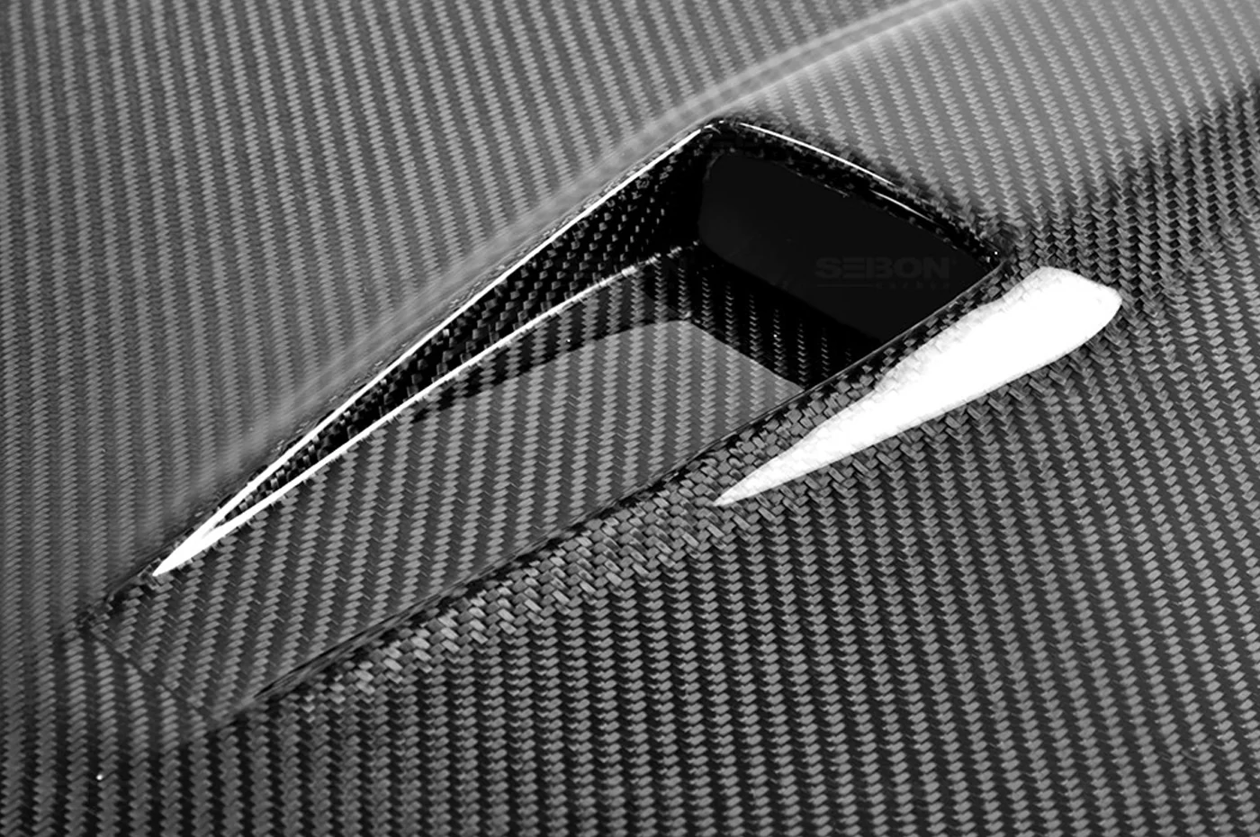 Seibon Carbon Fiber Hood GTII Style Gloss for R35 GTR 2009-2016 (HD0910NSGTR-GTII) - Image 3