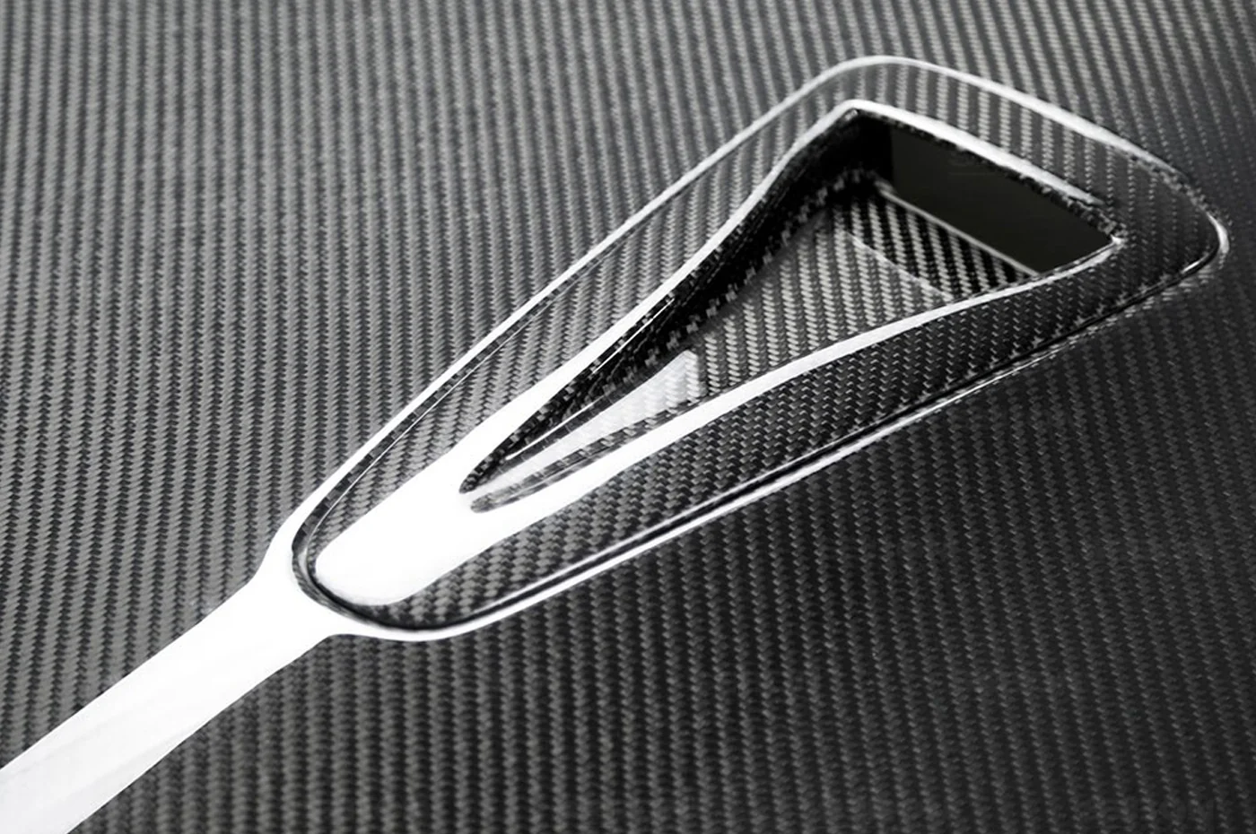 Seibon Carbon Fiber Hood OEM Style Gloss for R35 GTR 2009-2016 (HD0910NSGTR-OE) - Image 5