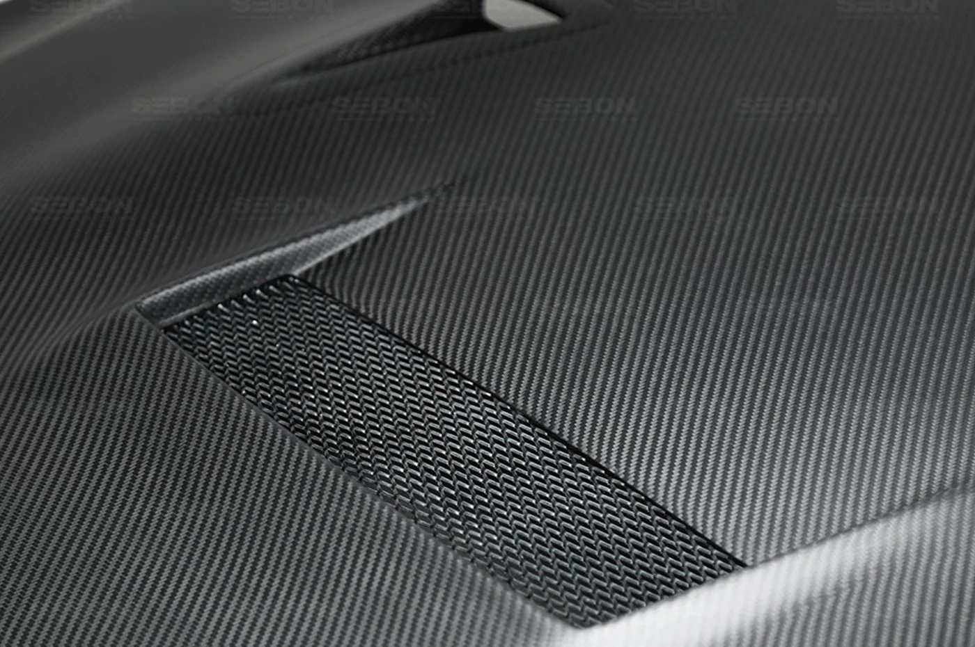 Seibon Carbon Fiber Hood VSII Style Dry for R35 GTR 2009-2016 (HD0910NSGTR-VSII-DRY) - Image 3