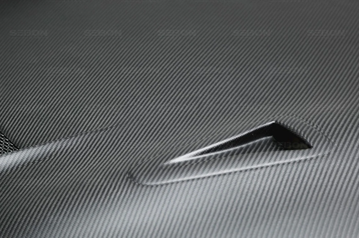 Seibon Carbon Fiber Hood VSII Style Dry for R35 GTR 2009-2016 (HD0910NSGTR-VSII-DRY) - Image 4