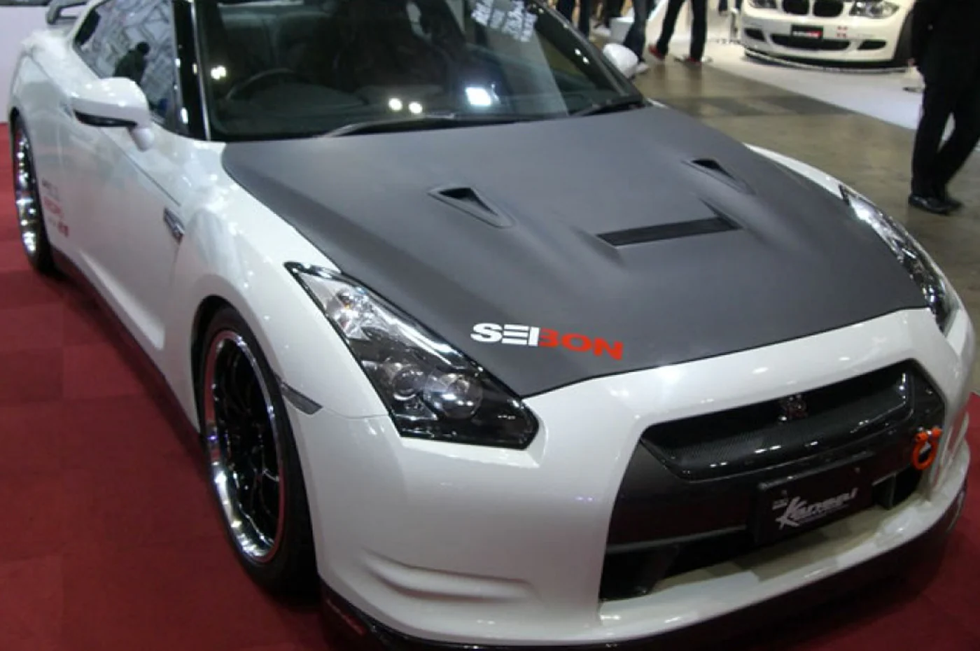 Seibon Carbon Fiber Hood VSII Style Dry for R35 GTR 2009-2016 (HD0910NSGTR-VSII-DRY) - Image 7