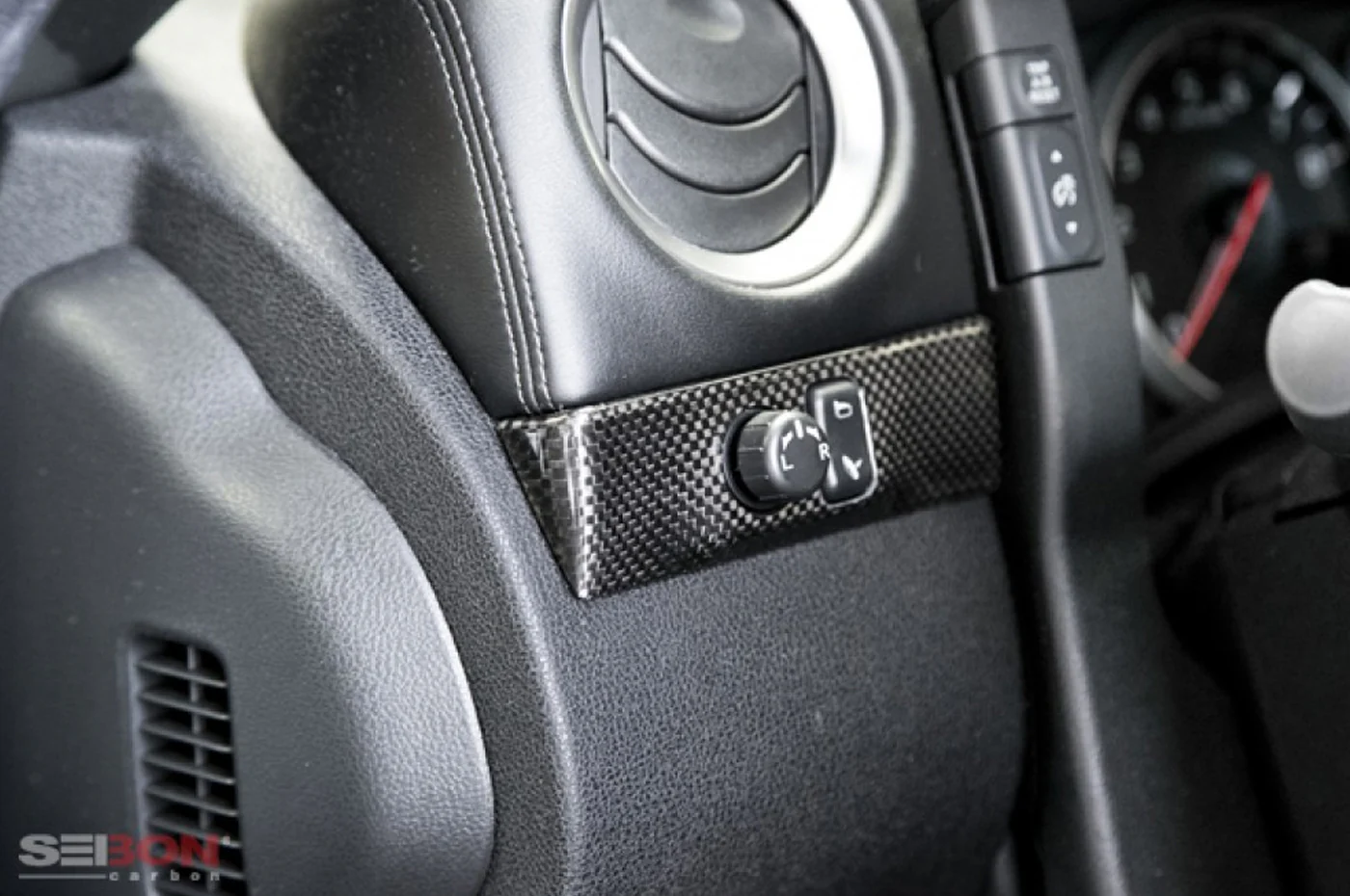 Seibon Carbon Fiber Interior Trim Set for R35 GTR (CFI0910NSGTR-D) - Image 6