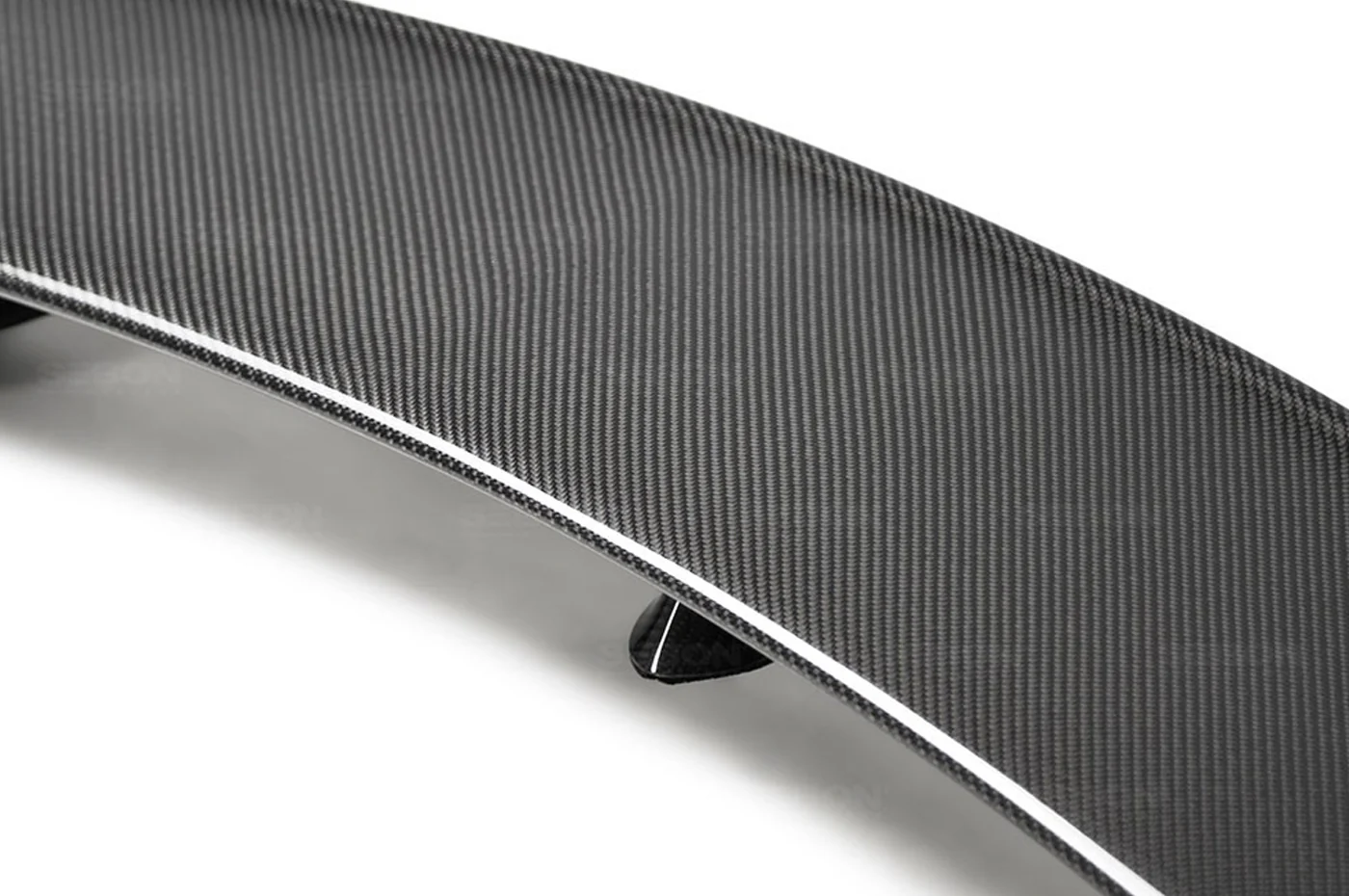 Seibon Carbon Fiber Spoiler OEM Style Gloss for R35 GTR (RS0910NSGTR-OE) - Image 3