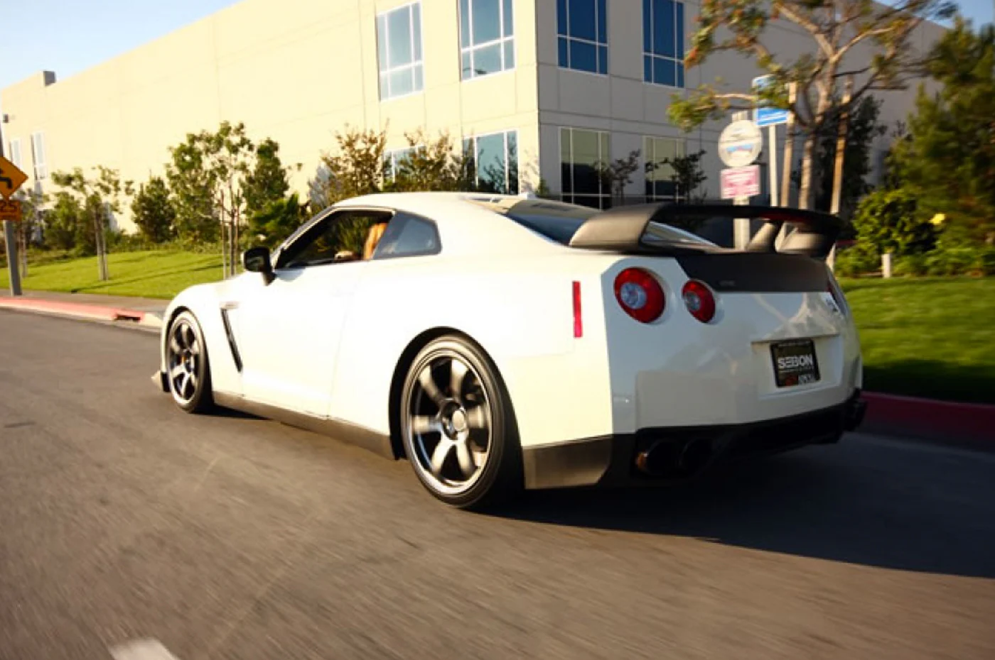Seibon Carbon Fiber Spoiler VS Style Dry for R35 GTR (RS0910NSGTR-VS-DRY) - Image 7