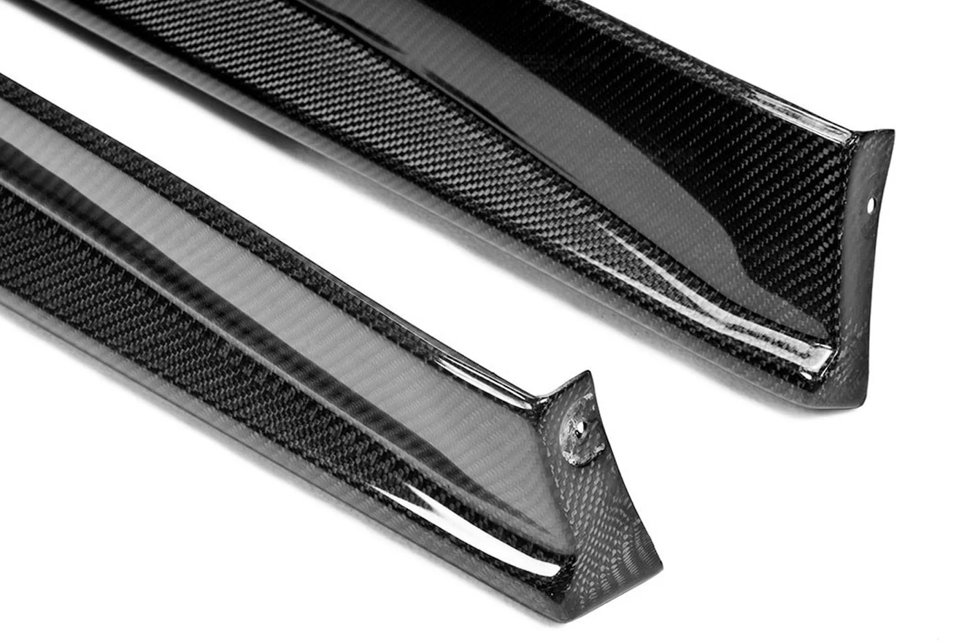 Seibon Carbon Fiber Side Skirts VS Style for R35 GTR 2009-2016 (SS1113NSGTR-VS) - Image 3