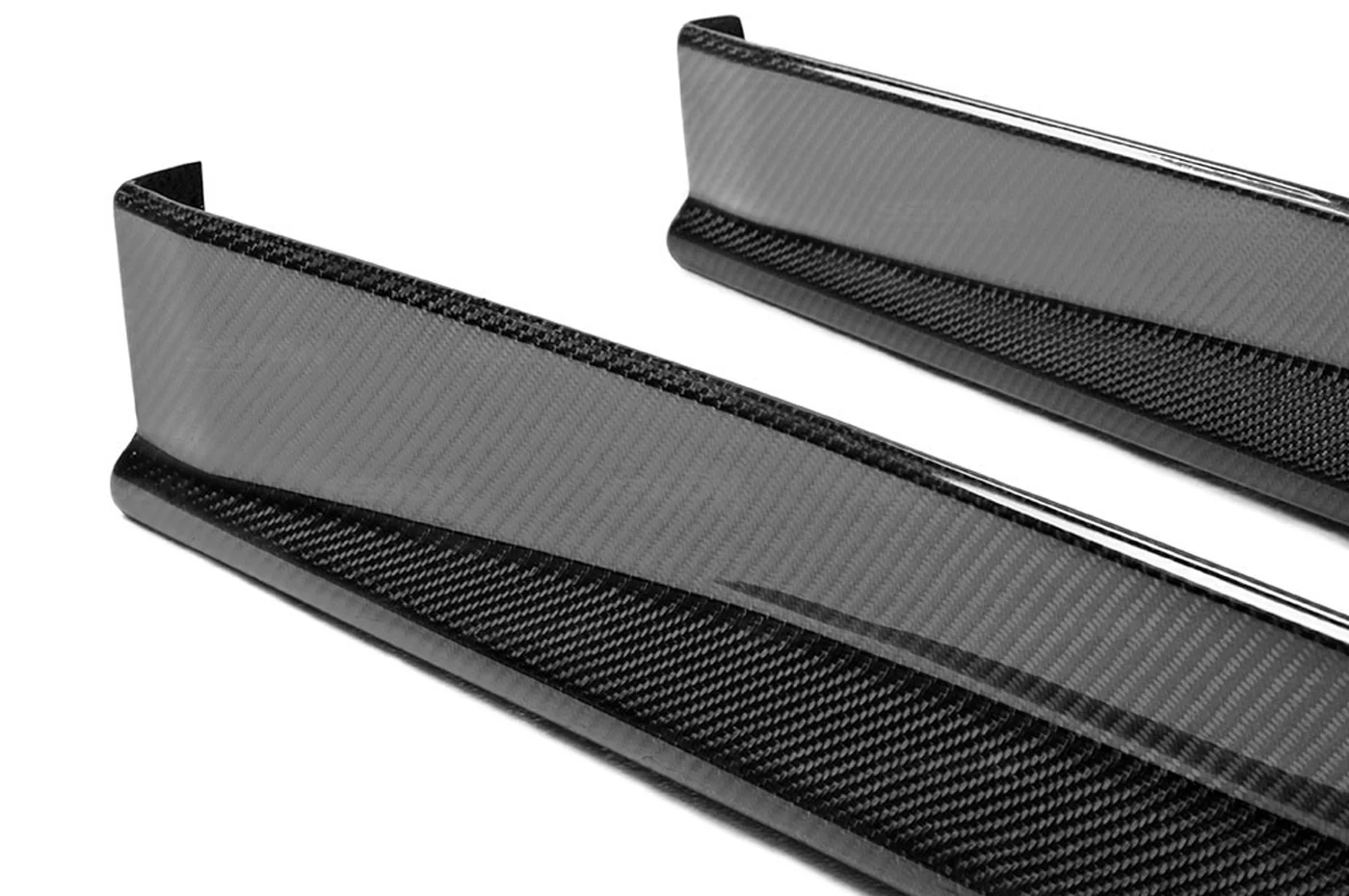 Seibon Carbon Fiber Side Skirts VS Style for R35 GTR 2009-2016 (SS1113NSGTR-VS) - Image 4