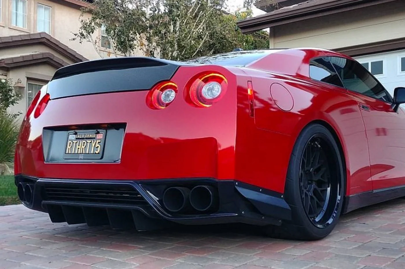 Seibon Carbon Fiber Trunk C Style for R35 GTR (TL0910NSGTR-C) - Image 6