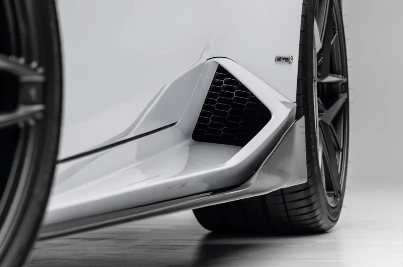 Vorsteiner Lamborghini Huracan Mondiale Edizione Carbon Aero Side Blades (0830LOV) - Image 7