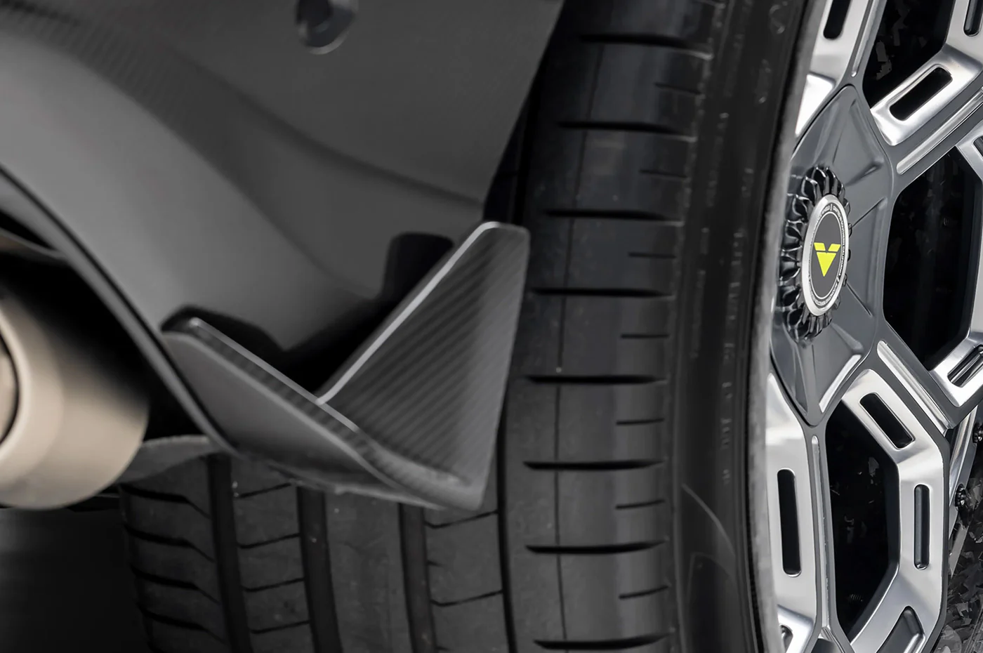 Vorsteiner Lamborghini Urus Performante Edizione Carbon Aero Side Fins (5025LOV) - Image 3