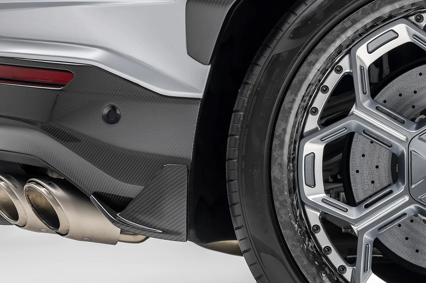 Vorsteiner Lamborghini Urus Performante Edizione Carbon Aero Side Fins (5025LOV) - Image 4