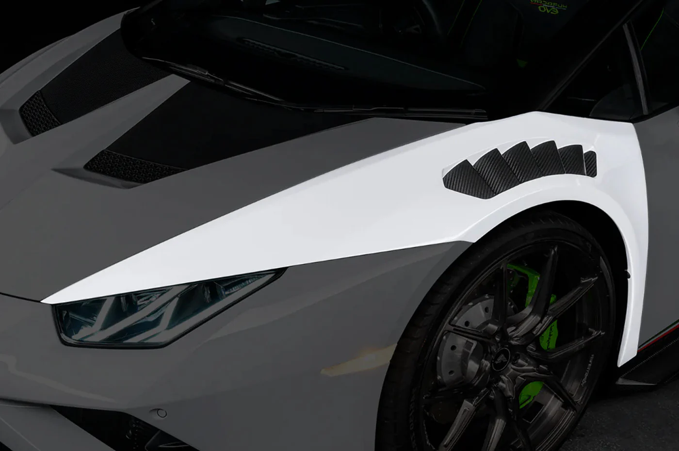 Vorsteiner Novara Edizione Front Fenders w/ Integrated Vents & Splash Shields For Lamborghini Huracan (0940LOV)