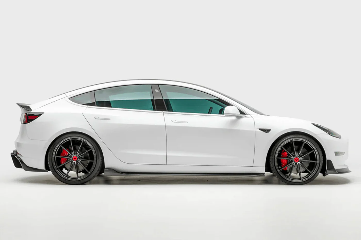 Vorsteiner Tesla Model 3 Volta Aero Carbon Fiber Side Skirts (TEV1030) - Image 3