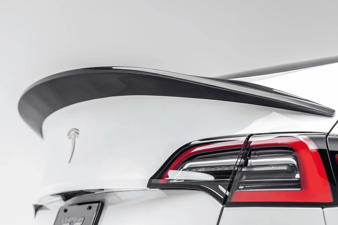 Vorsteiner Tesla Model Y Aero Carbon Fiber Decklid Spoiler (TEV2060) - Image 3