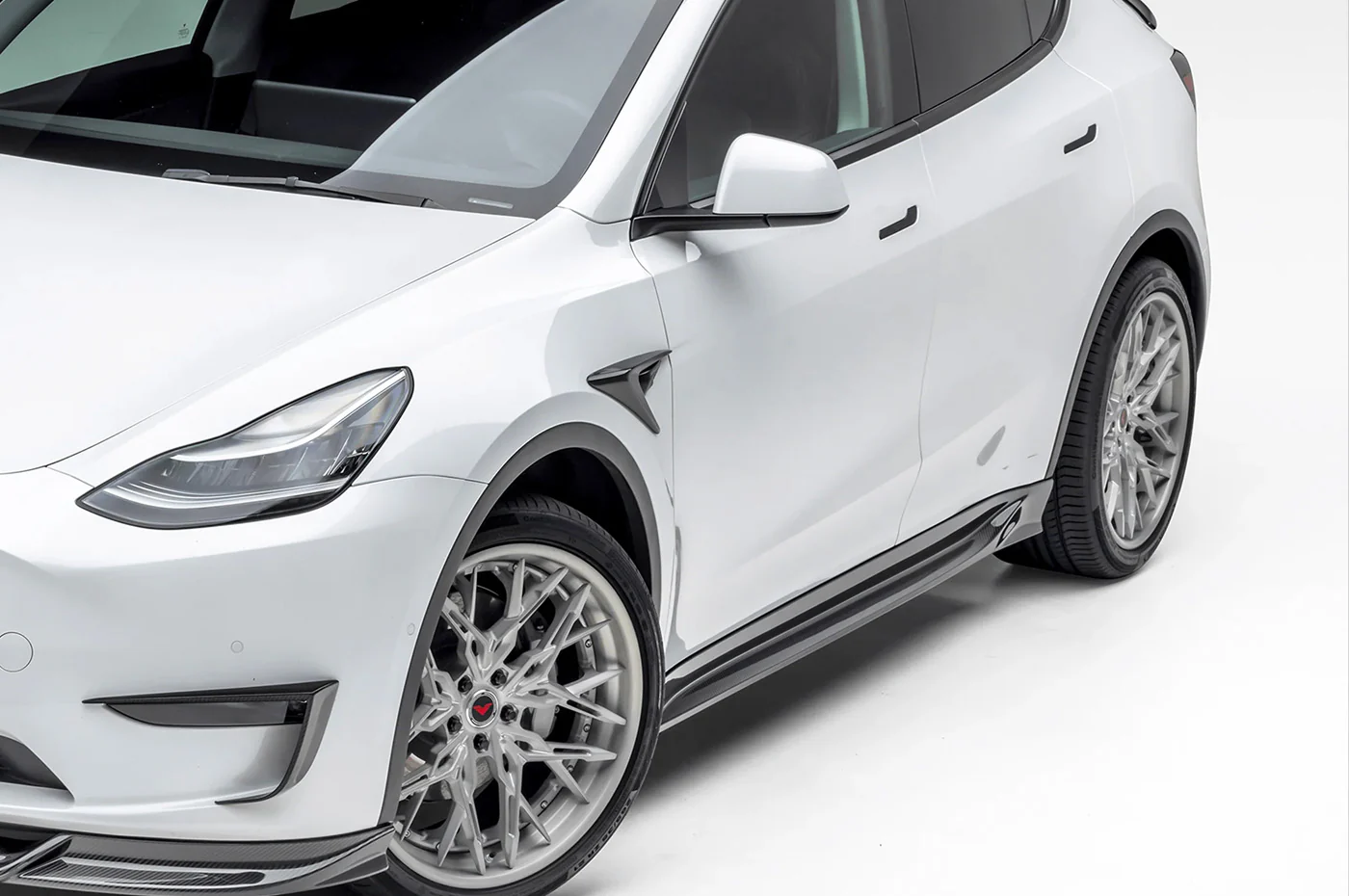 Vorsteiner Tesla Model Y Aero Carbon Fiber Side Skirts (TEV2030) - Image 6